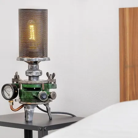 Διαμέρισμα Big 75m2 Next To Opera Building In Direct Centrum, Air-conditioned, Balcony, 24h Self Checking Μπάνσκα Μπίστριτσα