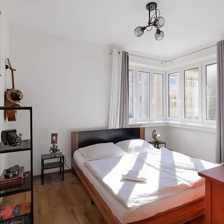 Big 75m2 Next To Opera Building In Direct Centrum, Air-conditioned, Balcony, 24h Self Checking * Besztercebánya