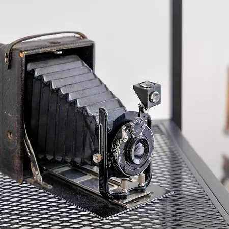 Big 75m2 Next To Opera Building In Direct Centrum, Air-conditioned, Balcony, 24h Self Checking